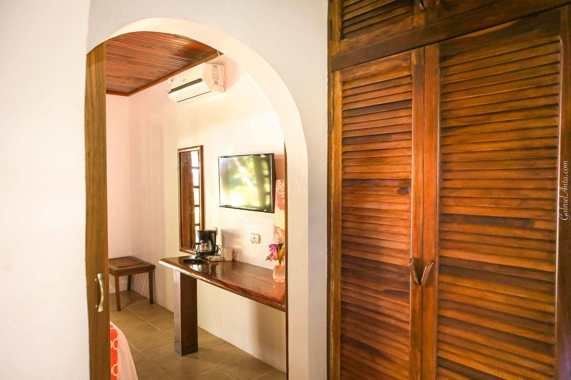 Magellan Boutique Hotel Cahuita Exterior foto